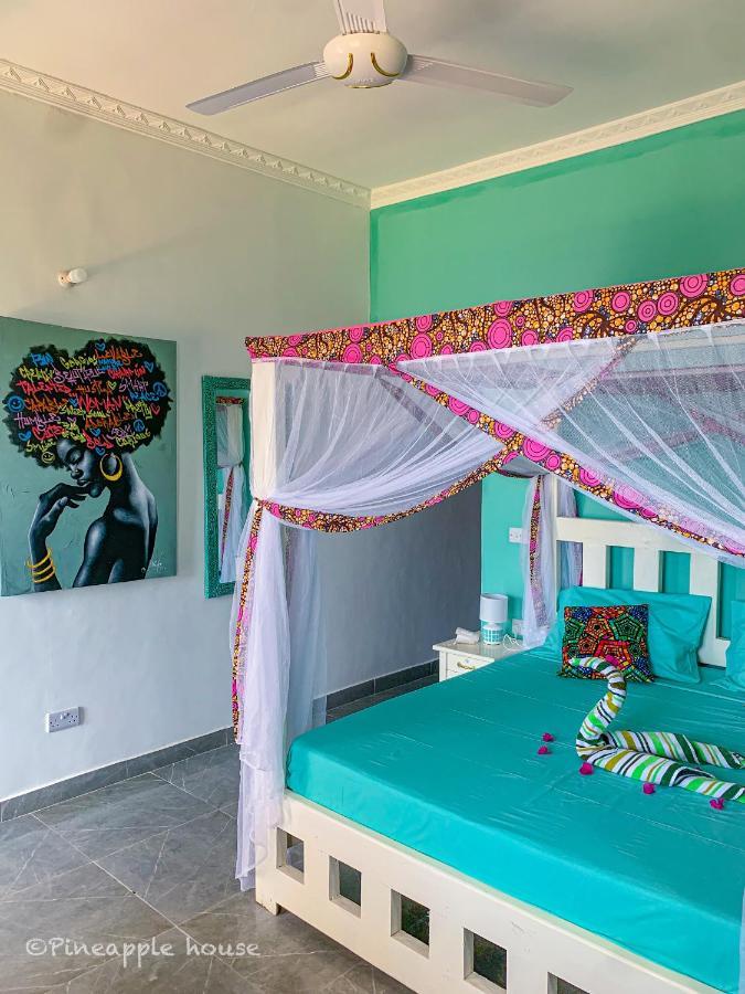 Pineapple House Bed and Breakfast Nungwi Buitenkant foto