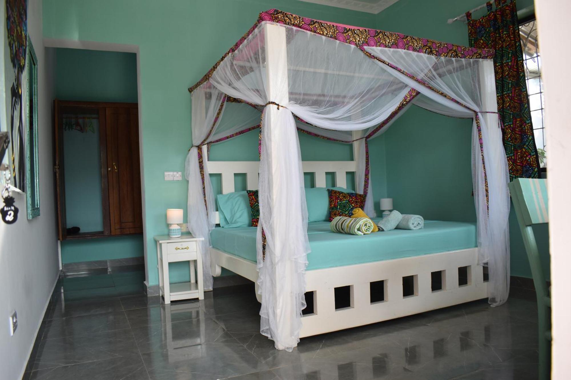 Pineapple House Bed and Breakfast Nungwi Buitenkant foto